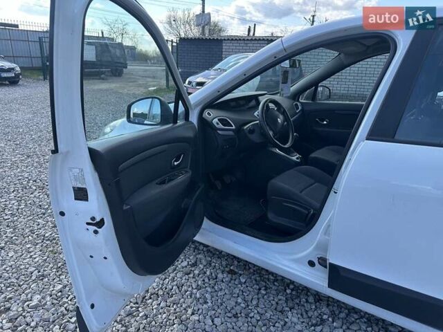 Білий Рено Сценік, об'ємом двигуна 1.46 л та пробігом 268 тис. км за 6500 $, фото 8 на Automoto.ua