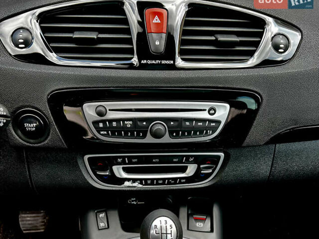 Белый Рено Сценик, объемом двигателя 1.4 л и пробегом 160 тыс. км за 8000 $, фото 9 на Automoto.ua