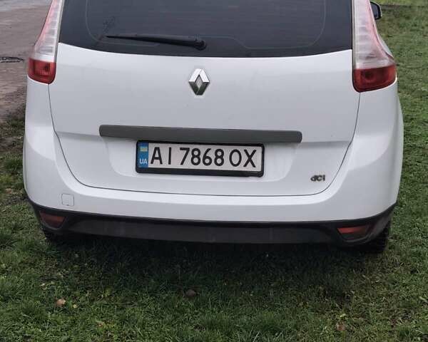 Белый Рено Сценик, объемом двигателя 1.6 л и пробегом 260 тыс. км за 7100 $, фото 1 на Automoto.ua