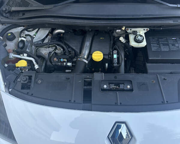 Белый Рено Сценик, объемом двигателя 1.46 л и пробегом 256 тыс. км за 7300 $, фото 17 на Automoto.ua