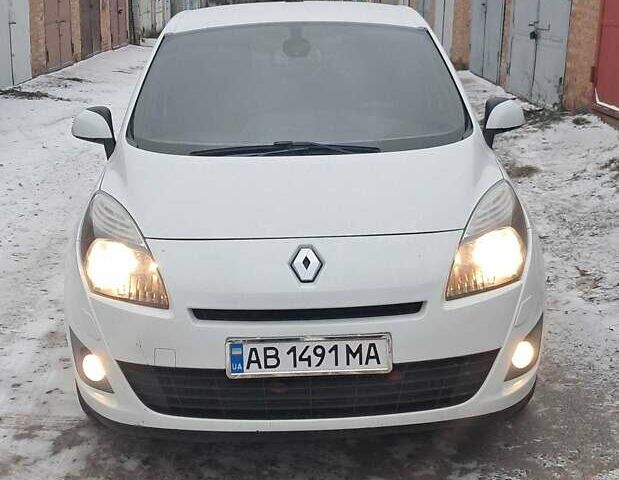 Білий Рено Сценік, об'ємом двигуна 1.5 л та пробігом 311 тис. км за 6700 $, фото 4 на Automoto.ua