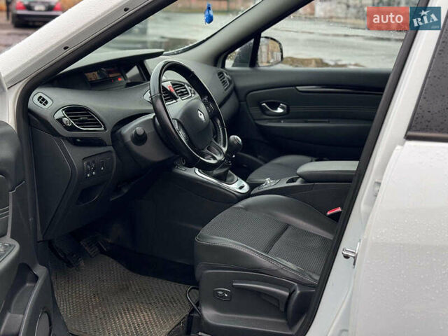 Білий Рено Сценік, об'ємом двигуна 1.9 л та пробігом 242 тис. км за 7990 $, фото 17 на Automoto.ua