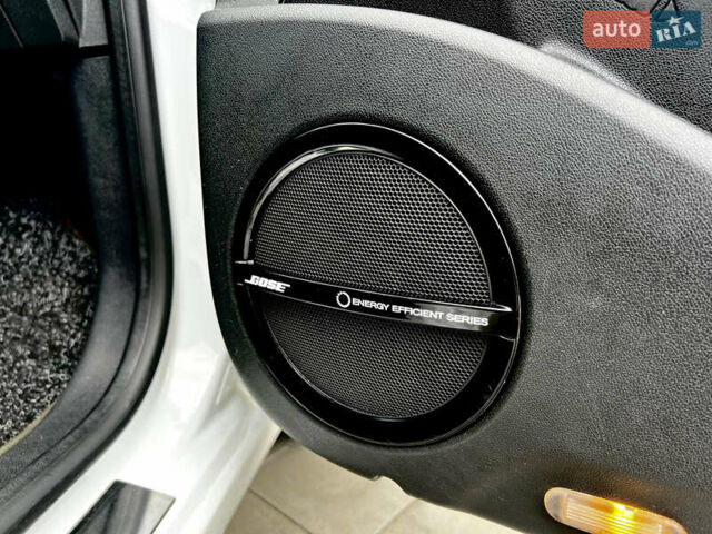 Белый Рено Сценик, объемом двигателя 1.4 л и пробегом 160 тыс. км за 8000 $, фото 3 на Automoto.ua