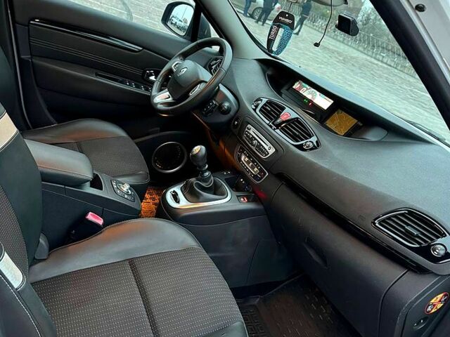 Белый Рено Сценик, объемом двигателя 15 л и пробегом 290 тыс. км за 7800 $, фото 7 на Automoto.ua