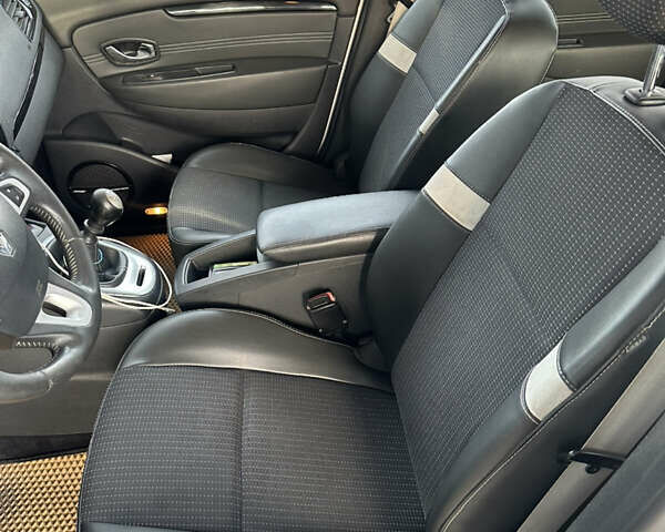 Білий Рено Сценік, об'ємом двигуна 1.4 л та пробігом 175 тис. км за 7500 $, фото 7 на Automoto.ua