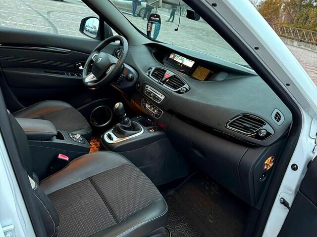 Белый Рено Сценик, объемом двигателя 15 л и пробегом 290 тыс. км за 7800 $, фото 9 на Automoto.ua