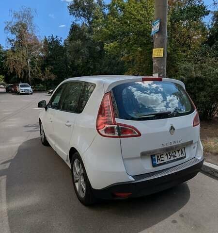 Белый Рено Сценик, объемом двигателя 1.46 л и пробегом 250 тыс. км за 7300 $, фото 5 на Automoto.ua