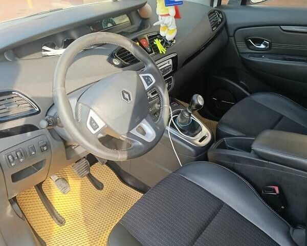 Белый Рено Сценик, объемом двигателя 1.4 л и пробегом 174 тыс. км за 6900 $, фото 11 на Automoto.ua