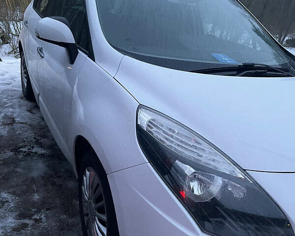 Білий Рено Сценік, об'ємом двигуна 1.5 л та пробігом 270 тис. км за 4000 $, фото 5 на Automoto.ua