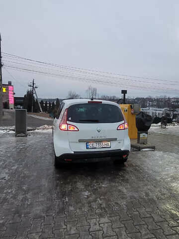 Белый Рено Сценик, объемом двигателя 1.6 л и пробегом 210 тыс. км за 7300 $, фото 6 на Automoto.ua