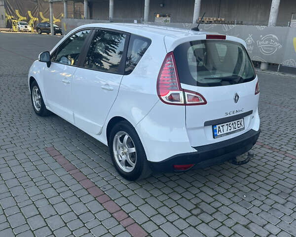 Белый Рено Сценик, объемом двигателя 1.46 л и пробегом 256 тыс. км за 7300 $, фото 6 на Automoto.ua