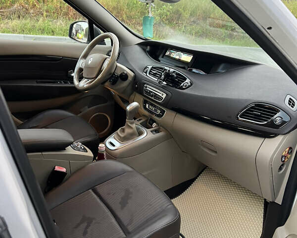 Белый Рено Сценик, объемом двигателя 1.46 л и пробегом 238 тыс. км за 7200 $, фото 14 на Automoto.ua