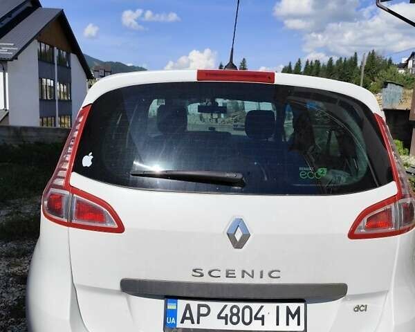 Білий Рено Сценік, об'ємом двигуна 1.6 л та пробігом 204 тис. км за 5500 $, фото 7 на Automoto.ua