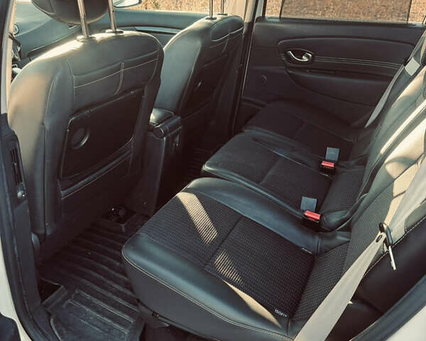 Білий Рено Сценік, об'ємом двигуна 1.46 л та пробігом 266 тис. км за 7800 $, фото 5 на Automoto.ua