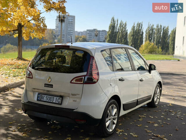Белый Рено Сценик, объемом двигателя 1.46 л и пробегом 220 тыс. км за 5600 $, фото 18 на Automoto.ua