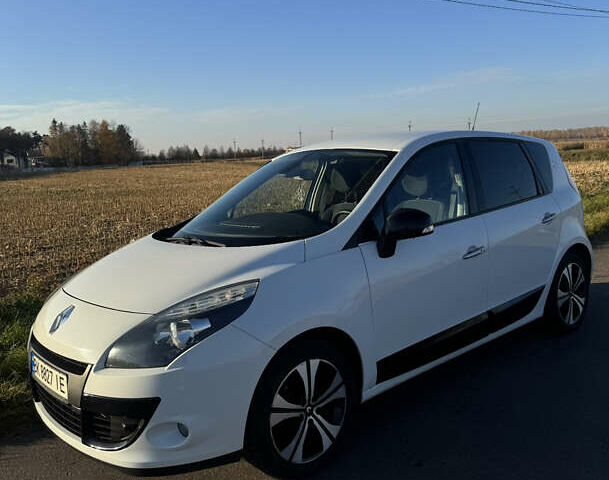 Білий Рено Сценік, об'ємом двигуна 1.46 л та пробігом 266 тис. км за 7800 $, фото 1 на Automoto.ua