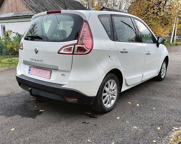 Белый Рено Сценик, объемом двигателя 1.6 л и пробегом 228 тыс. км за 7199 $, фото 3 на Automoto.ua