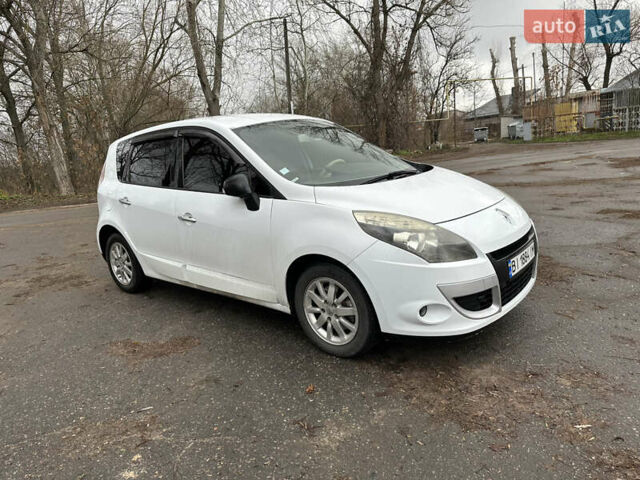 Білий Рено Сценік, об'ємом двигуна 1.6 л та пробігом 309 тис. км за 6200 $, фото 2 на Automoto.ua