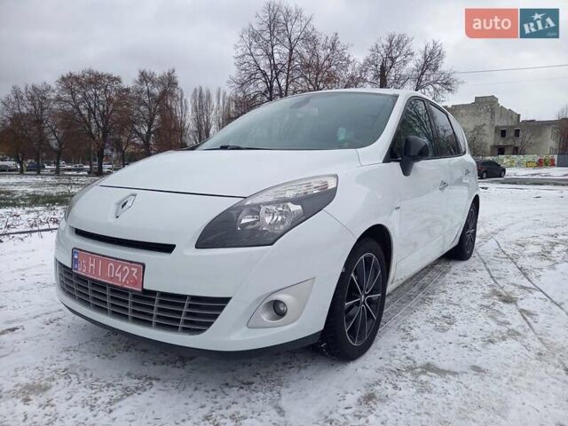 Білий Рено Сценік, об'ємом двигуна 1.5 л та пробігом 221 тис. км за 8150 $, фото 2 на Automoto.ua