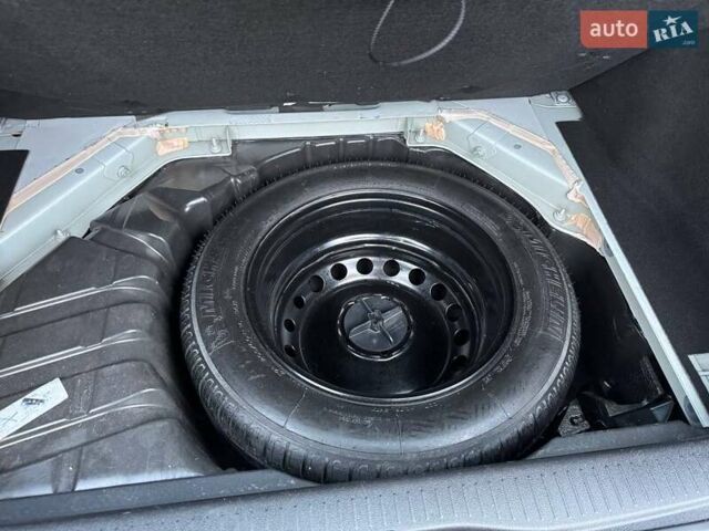 Белый Рено Сценик, объемом двигателя 2 л и пробегом 153 тыс. км за 7900 $, фото 20 на Automoto.ua