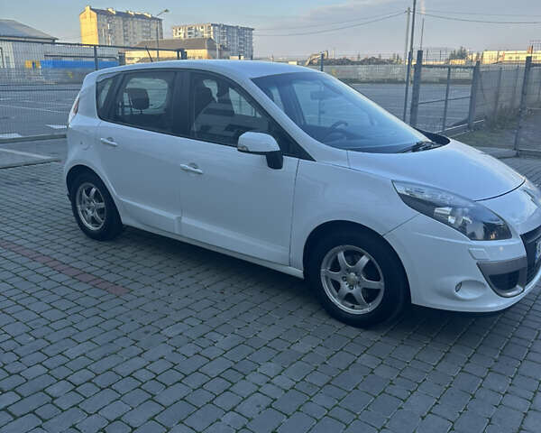 Белый Рено Сценик, объемом двигателя 1.46 л и пробегом 256 тыс. км за 7300 $, фото 3 на Automoto.ua