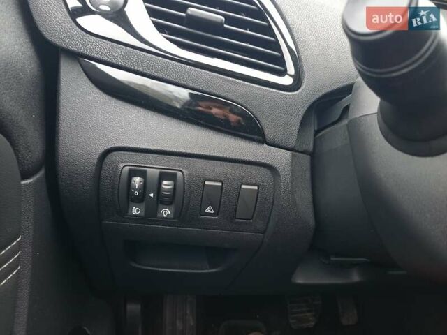 Білий Рено Сценік, об'ємом двигуна 1.5 л та пробігом 221 тис. км за 8150 $, фото 33 на Automoto.ua