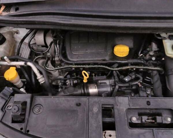 Белый Рено Сценик, объемом двигателя 1.6 л и пробегом 228 тыс. км за 7199 $, фото 21 на Automoto.ua