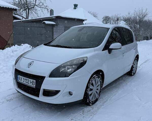 Білий Рено Сценік, об'ємом двигуна 1.46 л та пробігом 182 тис. км за 6800 $, фото 10 на Automoto.ua