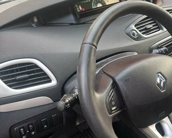 Белый Рено Сценик, объемом двигателя 1.5 л и пробегом 238 тыс. км за 6999 $, фото 6 на Automoto.ua