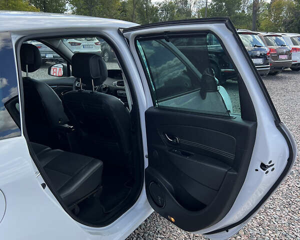 Белый Рено Сценик, объемом двигателя 1.5 л и пробегом 219 тыс. км за 8900 $, фото 17 на Automoto.ua