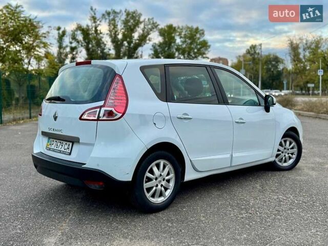 Белый Рено Сценик, объемом двигателя 2 л и пробегом 153 тыс. км за 7900 $, фото 5 на Automoto.ua
