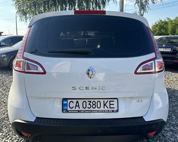 Белый Рено Сценик, объемом двигателя 1.5 л и пробегом 277 тыс. км за 6700 $, фото 8 на Automoto.ua