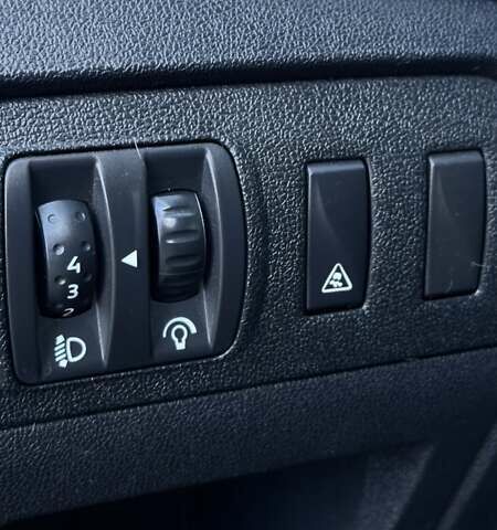 Білий Рено Сценік, об'ємом двигуна 1.5 л та пробігом 315 тис. км за 8300 $, фото 8 на Automoto.ua