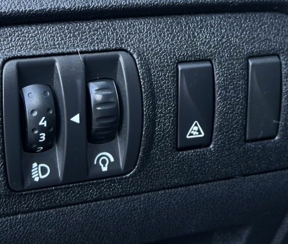 Белый Рено Сценик, объемом двигателя 1.5 л и пробегом 315 тыс. км за 8300 $, фото 9 на Automoto.ua