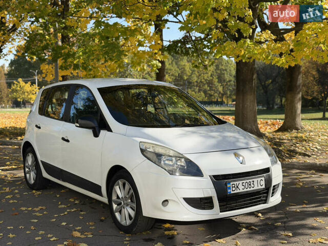 Белый Рено Сценик, объемом двигателя 1.46 л и пробегом 220 тыс. км за 5600 $, фото 4 на Automoto.ua
