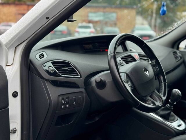 Білий Рено Сценік, об'ємом двигуна 1.9 л та пробігом 242 тис. км за 6940 $, фото 18 на Automoto.ua