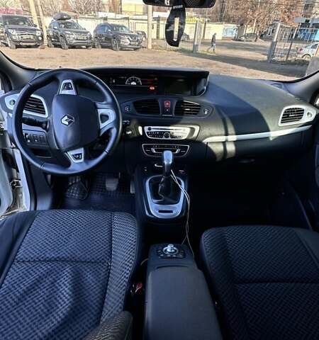 Білий Рено Сценік, об'ємом двигуна 1.5 л та пробігом 315 тис. км за 8300 $, фото 5 на Automoto.ua