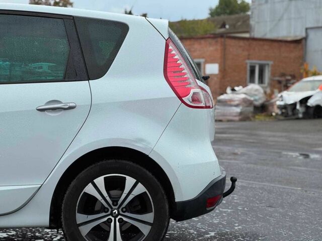 Білий Рено Сценік, об'ємом двигуна 1.9 л та пробігом 242 тис. км за 6940 $, фото 5 на Automoto.ua