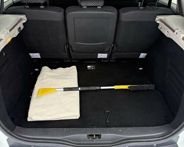 Білий Рено Сценік, об'ємом двигуна 1.46 л та пробігом 182 тис. км за 6800 $, фото 29 на Automoto.ua