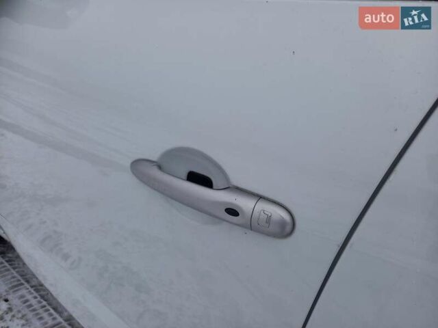 Білий Рено Сценік, об'ємом двигуна 1.5 л та пробігом 221 тис. км за 8150 $, фото 24 на Automoto.ua