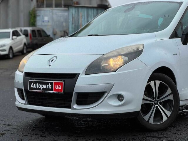 Білий Рено Сценік, об'ємом двигуна 1.9 л та пробігом 242 тис. км за 6940 $, фото 1 на Automoto.ua