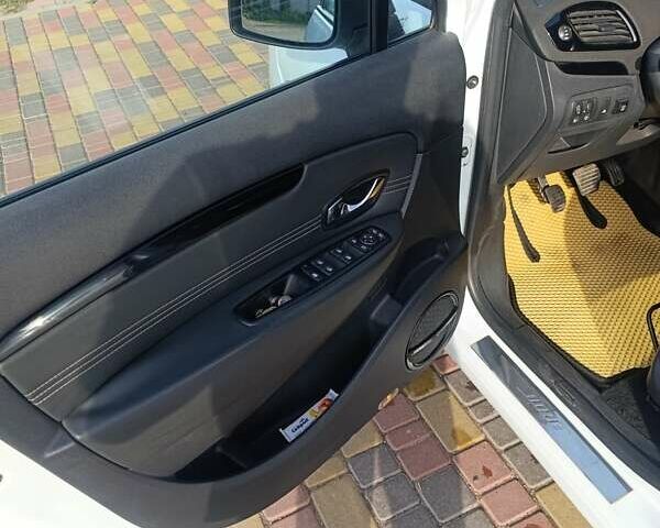 Белый Рено Сценик, объемом двигателя 1.4 л и пробегом 174 тыс. км за 6900 $, фото 8 на Automoto.ua