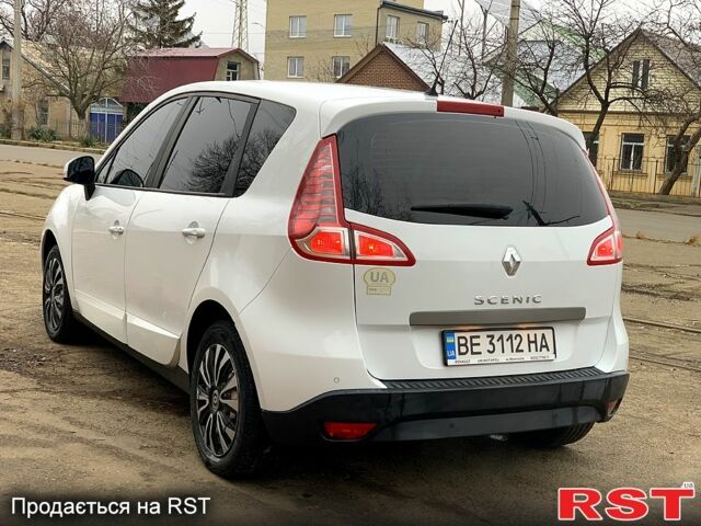 Рено Сценік 2011 у Миколаєві на Automoto.ua Білий Рено Сценік, об'ємом двигуна 2 л та пробігом 257 тис. км за 7999 $, фото 4 на Automoto.ua