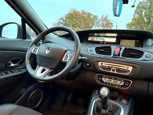 Белый Рено Сценик, объемом двигателя 15 л и пробегом 290 тыс. км за 7800 $, фото 8 на Automoto.ua
