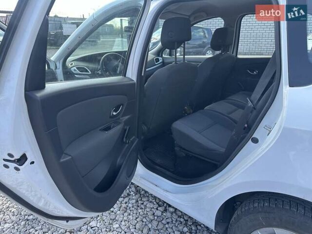 Білий Рено Сценік, об'ємом двигуна 1.46 л та пробігом 268 тис. км за 6500 $, фото 5 на Automoto.ua