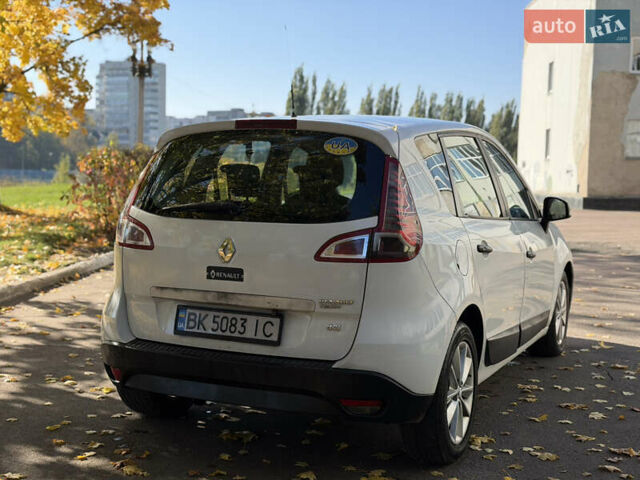 Белый Рено Сценик, объемом двигателя 1.46 л и пробегом 220 тыс. км за 5600 $, фото 24 на Automoto.ua