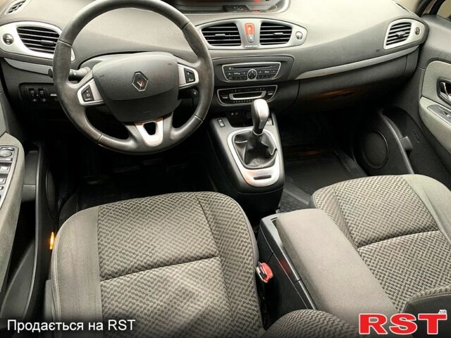 Рено Сценік 2011 у Миколаєві на Automoto.ua Білий Рено Сценік, об'ємом двигуна 2 л та пробігом 257 тис. км за 7999 $, фото 11 на Automoto.ua