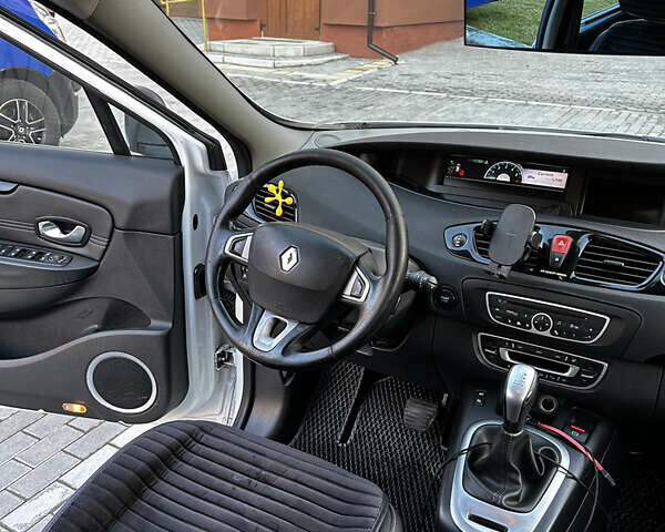 Білий Рено Сценік, об'ємом двигуна 1.5 л та пробігом 280 тис. км за 6500 $, фото 11 на Automoto.ua