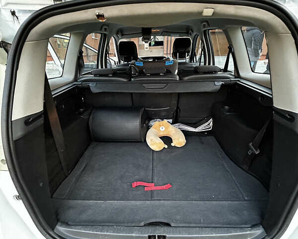 Білий Рено Сценік, об'ємом двигуна 1.5 л та пробігом 280 тис. км за 6500 $, фото 14 на Automoto.ua