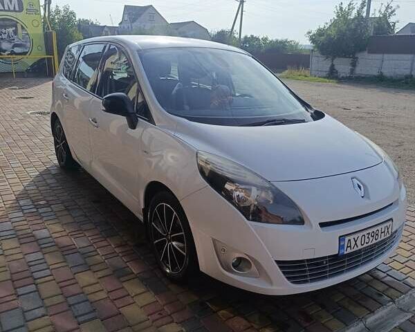 Белый Рено Сценик, объемом двигателя 1.4 л и пробегом 174 тыс. км за 6900 $, фото 4 на Automoto.ua